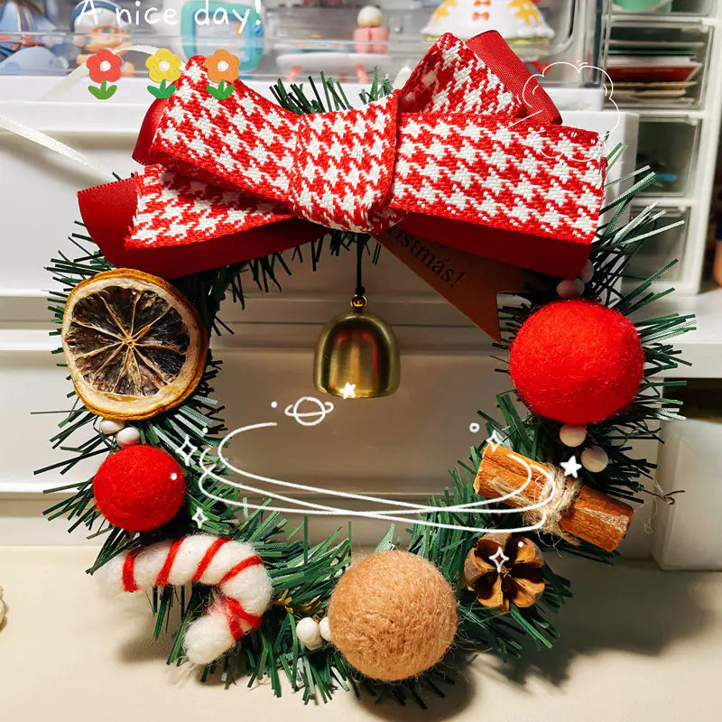 Dekorativer Weihnachtskranz als Geschenk für Zuhause