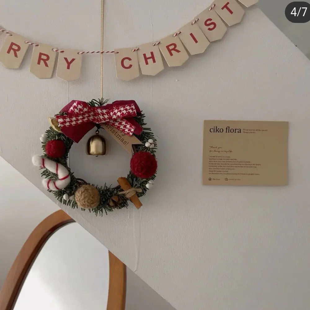 Dekorativer Weihnachtskranz als Geschenk für Zuhause